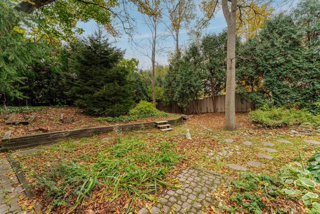 3320 N Knoll TERRACE, Wauwatosa, WI 53222