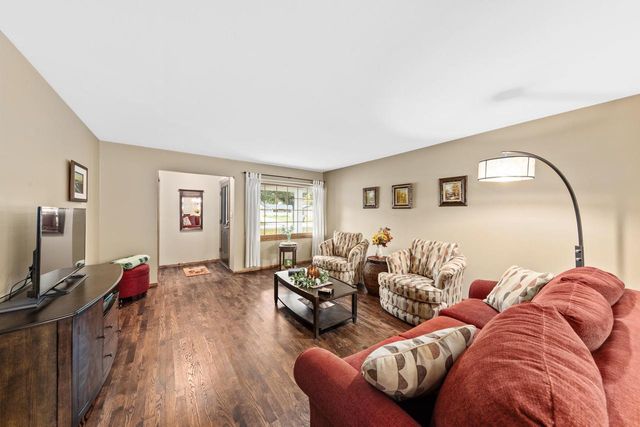 3320 N Knoll TERRACE, Wauwatosa, WI 53222