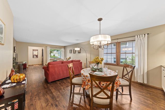 3320 N Knoll TERRACE, Wauwatosa, WI 53222