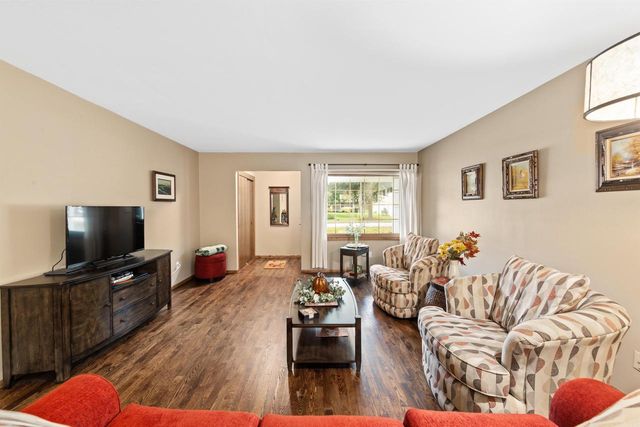 3320 N Knoll TERRACE, Wauwatosa, WI 53222