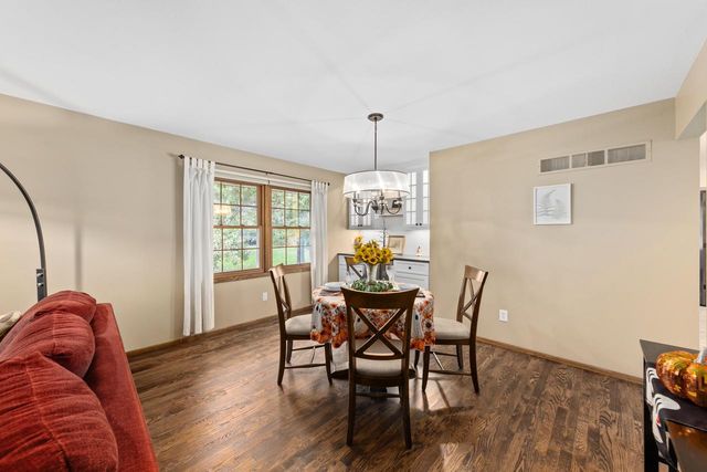 3320 N Knoll TERRACE, Wauwatosa, WI 53222