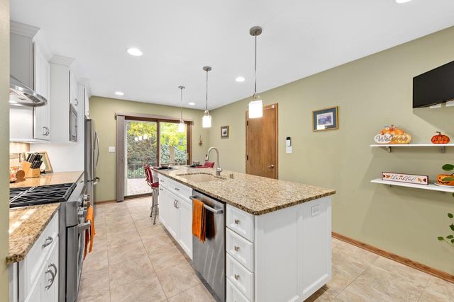 3320 N Knoll TERRACE, Wauwatosa, WI 53222