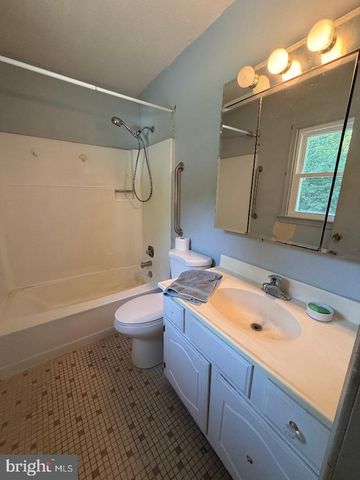 4331 ESTATE DR, Huntingtown, MD 20639