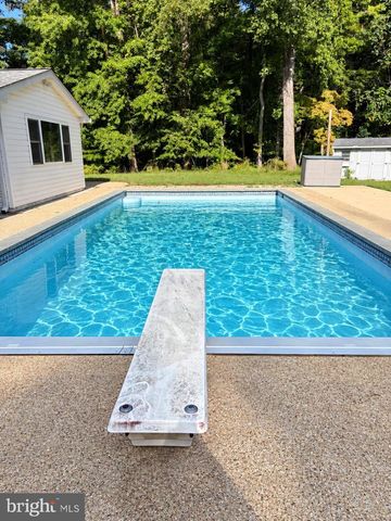 4331 ESTATE DR, Huntingtown, MD 20639