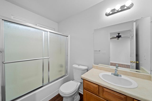 3035 West Street, Redding, CA 96001