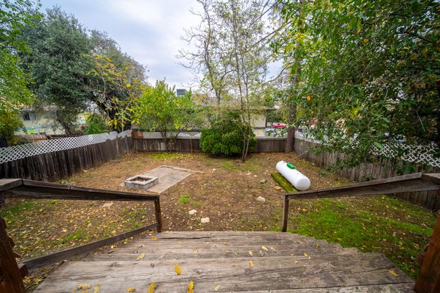 3035 West Street, Redding, CA 96001