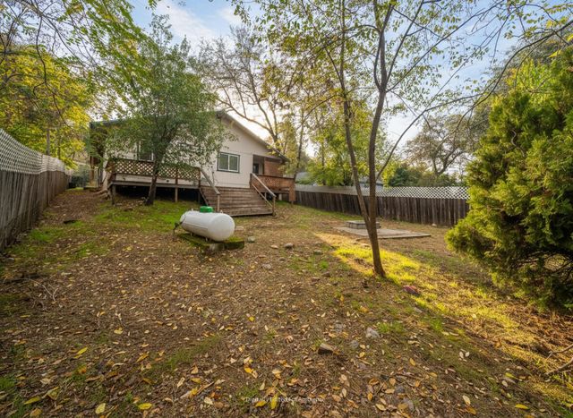 3035 West Street, Redding, CA 96001