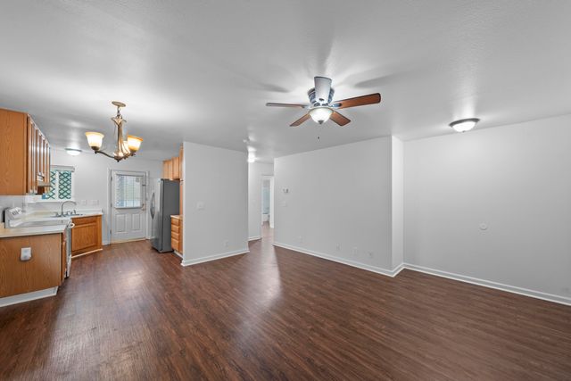 3035 West Street, Redding, CA 96001