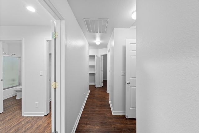 3035 West Street, Redding, CA 96001