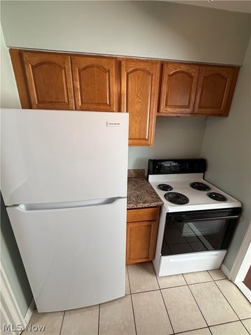 11820 Edgewater Drive 602, Lakewood, OH 44107