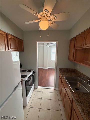 11820 Edgewater Drive 602, Lakewood, OH 44107