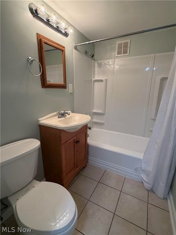 11820 Edgewater Drive 602, Lakewood, OH 44107