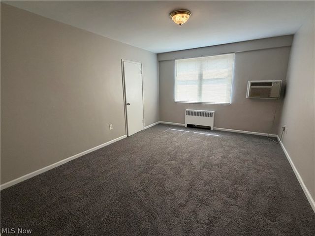 11820 Edgewater Drive 602, Lakewood, OH 44107