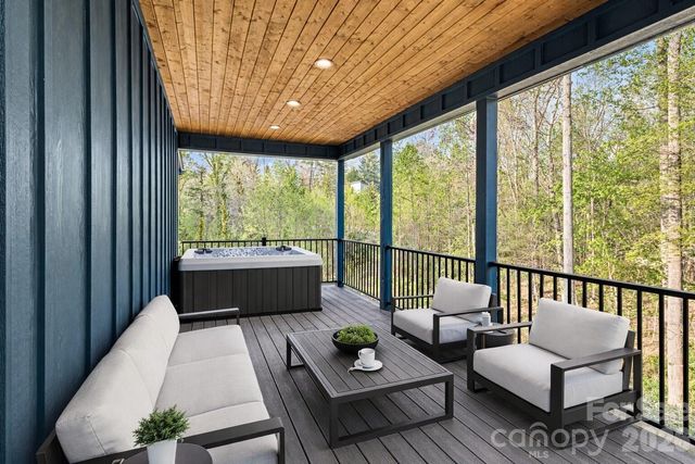 18 Winterhawk Drive, Arden, NC 28704