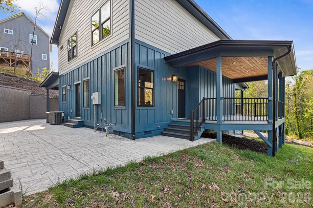 18 Winterhawk Drive, Arden, NC 28704