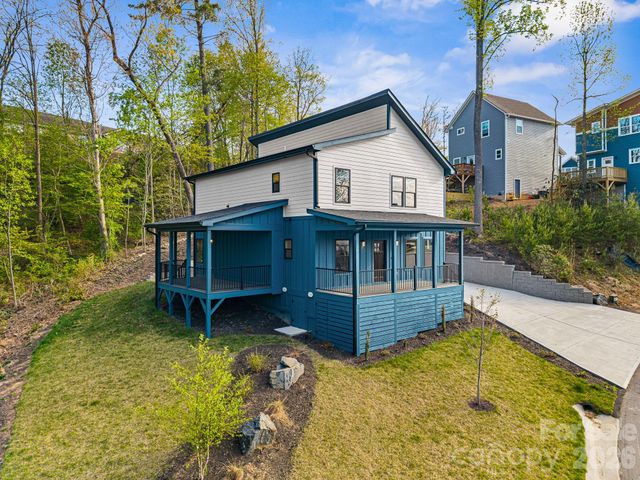 18 Winterhawk Drive, Arden, NC 28704