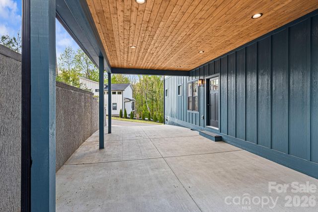 18 Winterhawk Drive, Arden, NC 28704