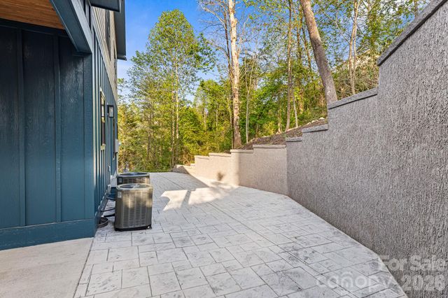 18 Winterhawk Drive, Arden, NC 28704