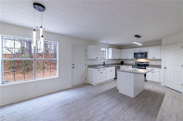 3977 Ambrose Court, Ellenwood, GA 30294