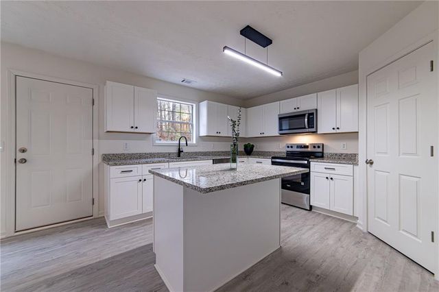 3977 Ambrose Court, Ellenwood, GA 30294