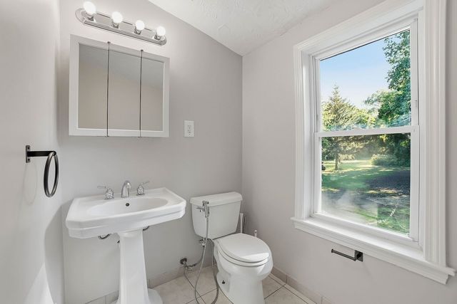 200 North Quinsigamond St, Shrewsbury, MA 01545