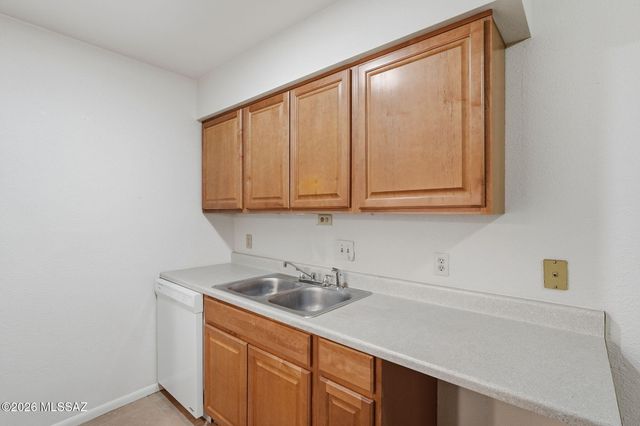 6355 N Barcelona Ln Unit 401, Tucson, AZ 85704