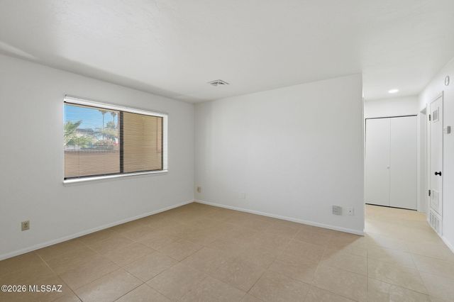 6355 N Barcelona Ln Unit 401, Tucson, AZ 85704