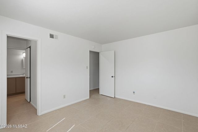 6355 N Barcelona Ln Unit 401, Tucson, AZ 85704