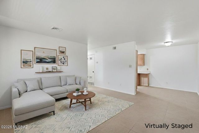 6355 N Barcelona Ln Unit 401, Tucson, AZ 85704