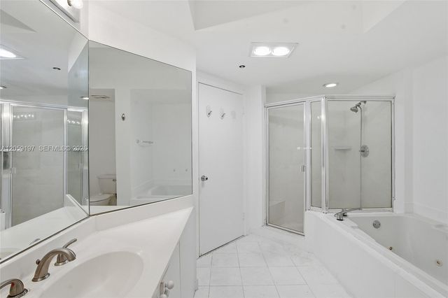 20185 E Country Club Dr 502, Aventura, FL 33180
