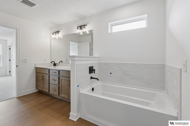 10901 N 162 Street, Bennington, NE 68007