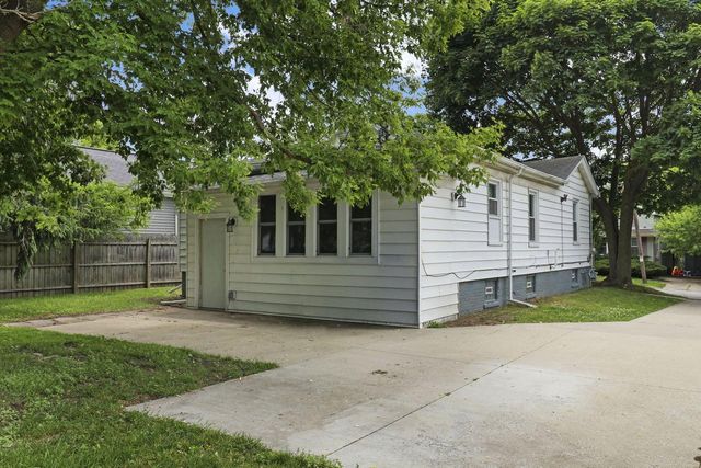 922 49th STREET, Kenosha, WI 53140