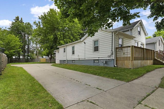 922 49th STREET, Kenosha, WI 53140