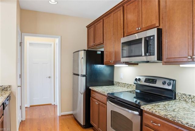 8200 Highland ST, Norfolk, VA 23518