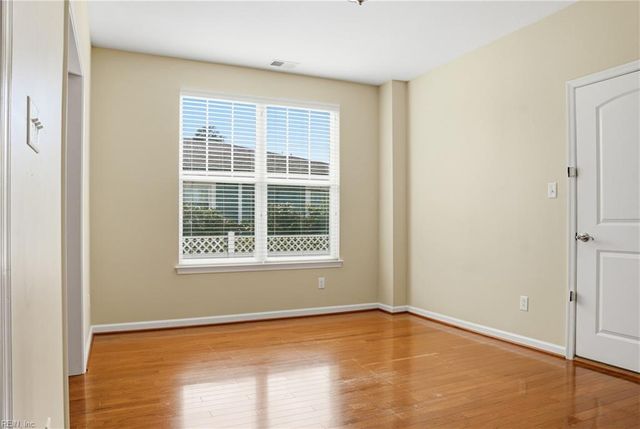 8200 Highland ST, Norfolk, VA 23518