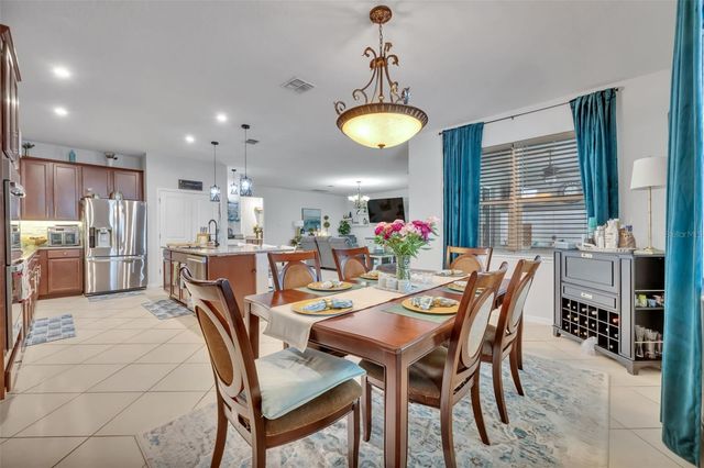 2119 WHITE DAHLIA DRIVE, Apopka, FL 32712