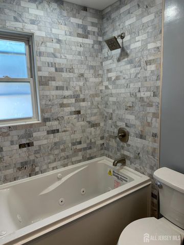 12 Gramercy Gardens A, Middlesex, NJ 08846