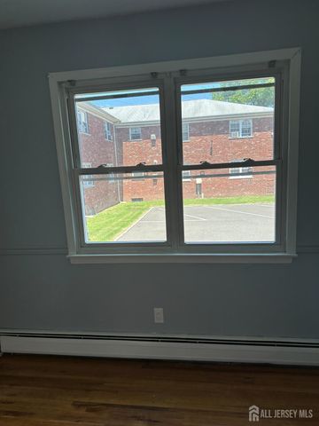 12 Gramercy Gardens A, Middlesex, NJ 08846