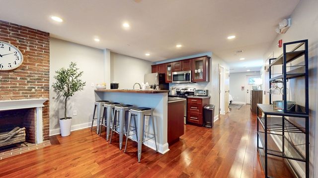 15-2 Union St Furnished, Boston, MA 02108