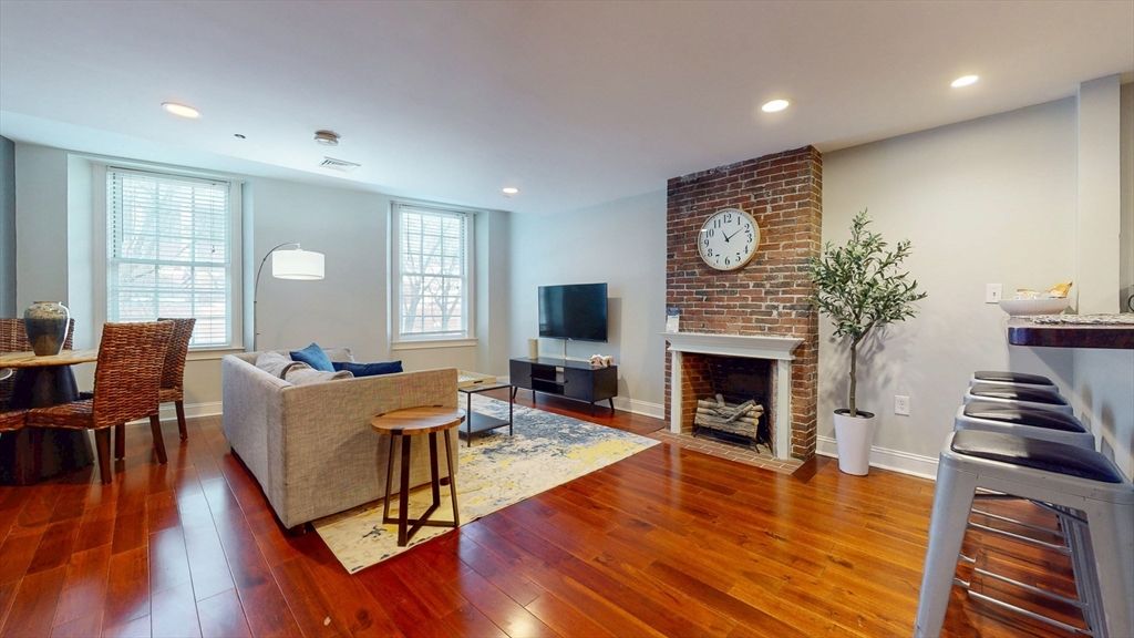 15-2 Union St Furnished, Boston, MA 02108
