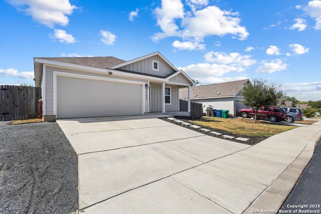 5742 Sunset Pt, San Antonio, TX 78242