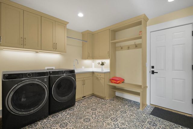 9546 Eastridge Drive, Traverse City, MI 49686