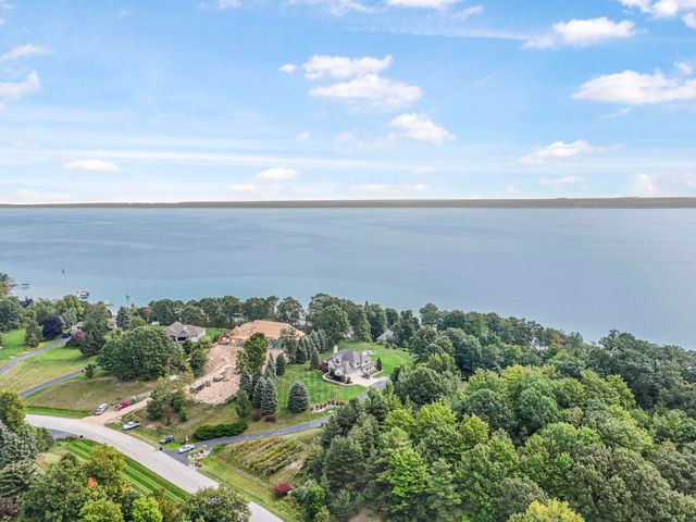 9546 Eastridge Drive, Traverse City, MI 49686