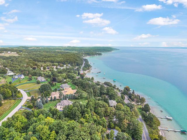 9546 Eastridge Drive, Traverse City, MI 49686