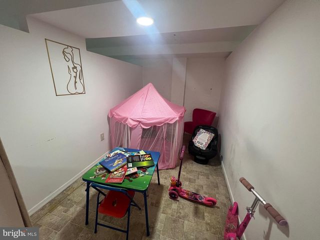 3221 WELLINGTON ST, Philadelphia, PA 19149