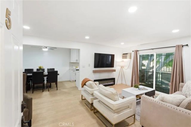 6904 Radford 5, North Hollywood, CA 91605