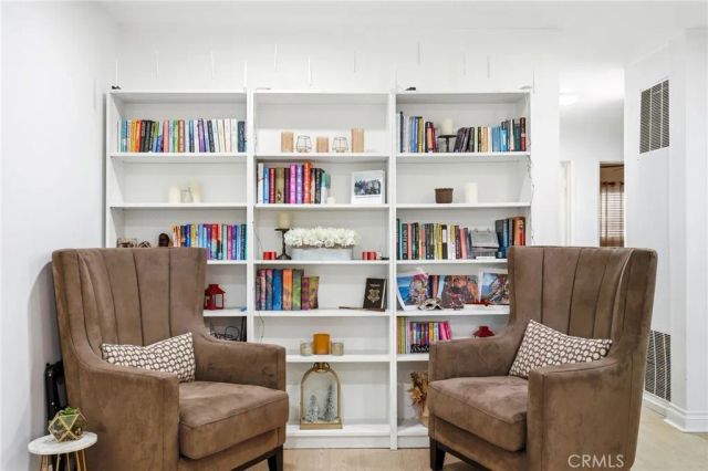 6904 Radford 5, North Hollywood, CA 91605