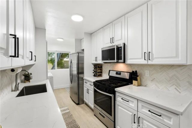 6904 Radford 5, North Hollywood, CA 91605