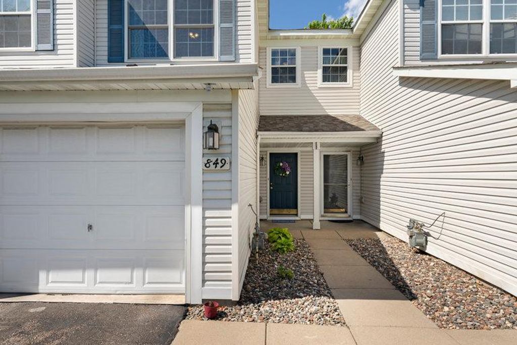 849 Providence Drive, Shakopee, MN 55379