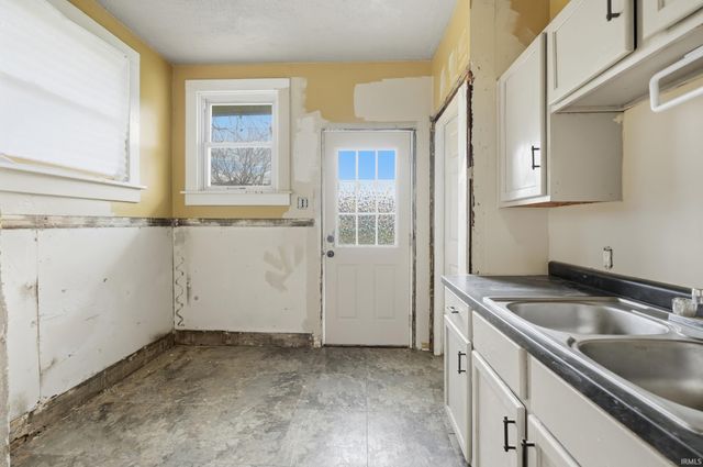 3117 Monroe Street, Fort Wayne, IN 46806